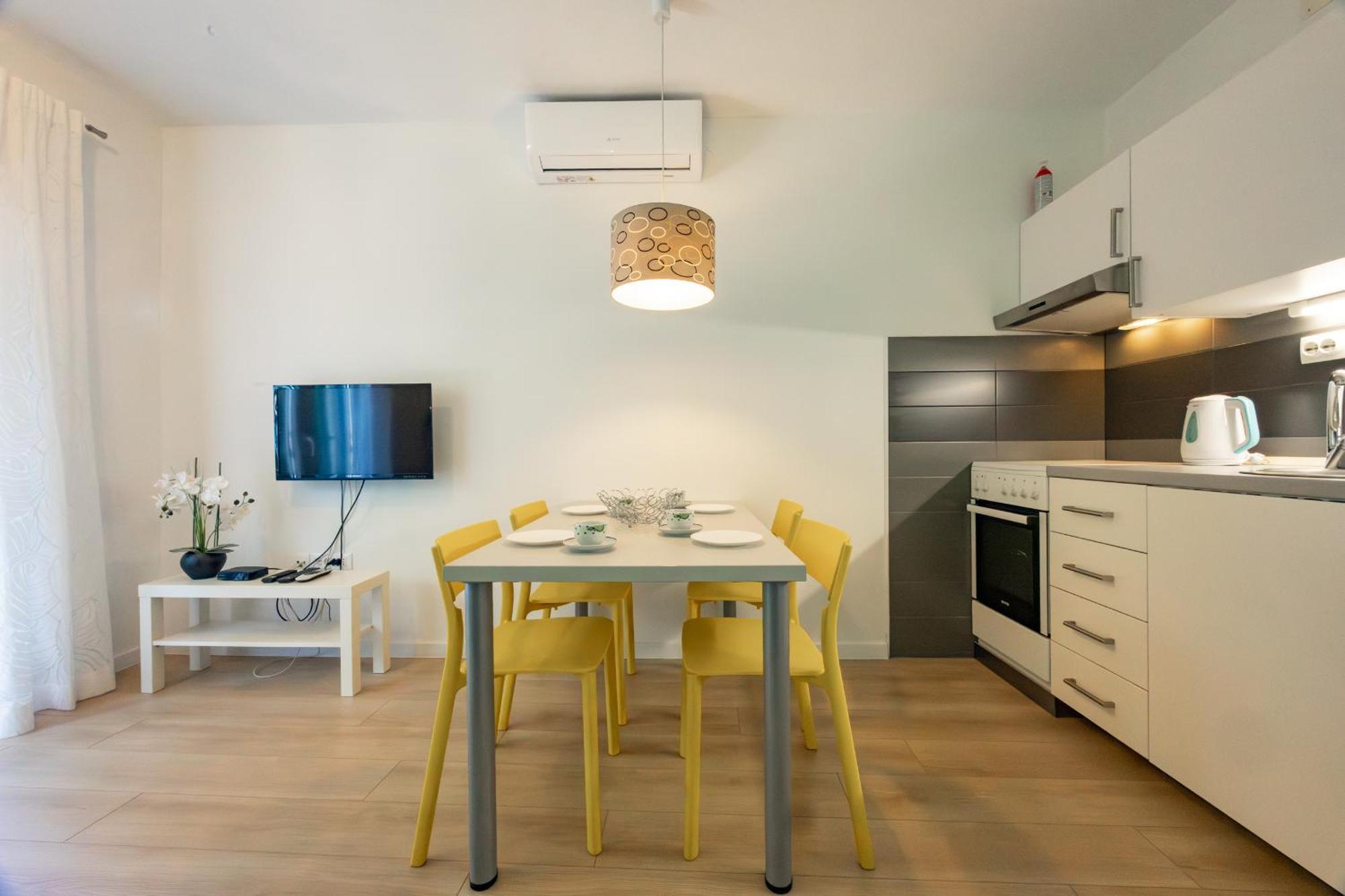 Apartments Krzanic Podgora Exterior foto